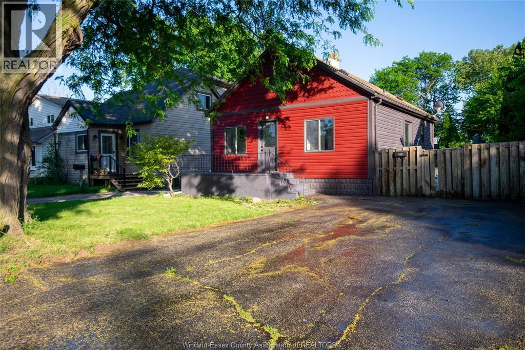 629 Stanley, Windsor — photograph 2