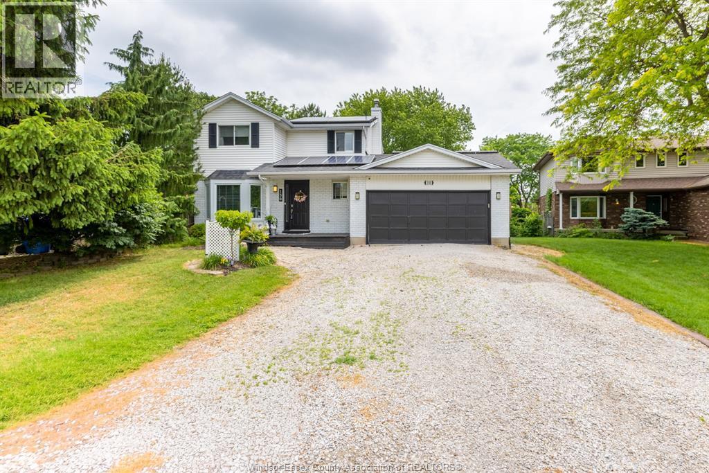 130 Royal Crescent, Belle River — photograph 2