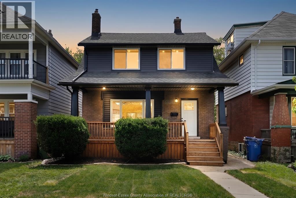 859 Moy Avenue, Windsor — primary photograph