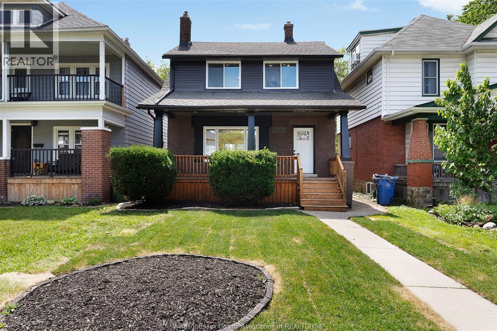 859 Moy Avenue, Windsor — photograph 2