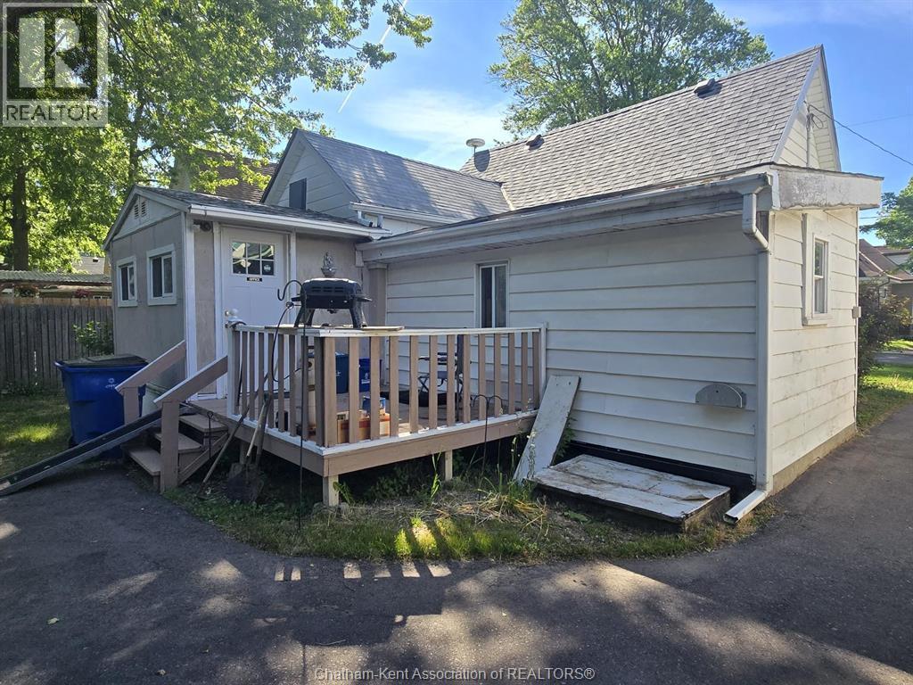151 Wellington Street, Chatham — photograph 3