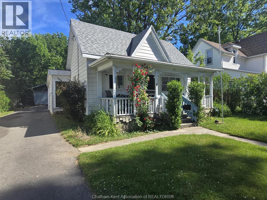 151 Wellington Street, Chatham — photograph 2