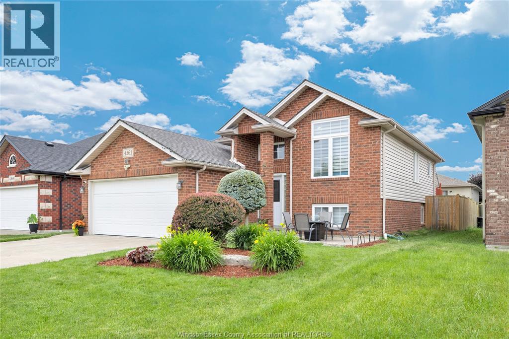 4561 Fontana Avenue, Windsor — photograph 2