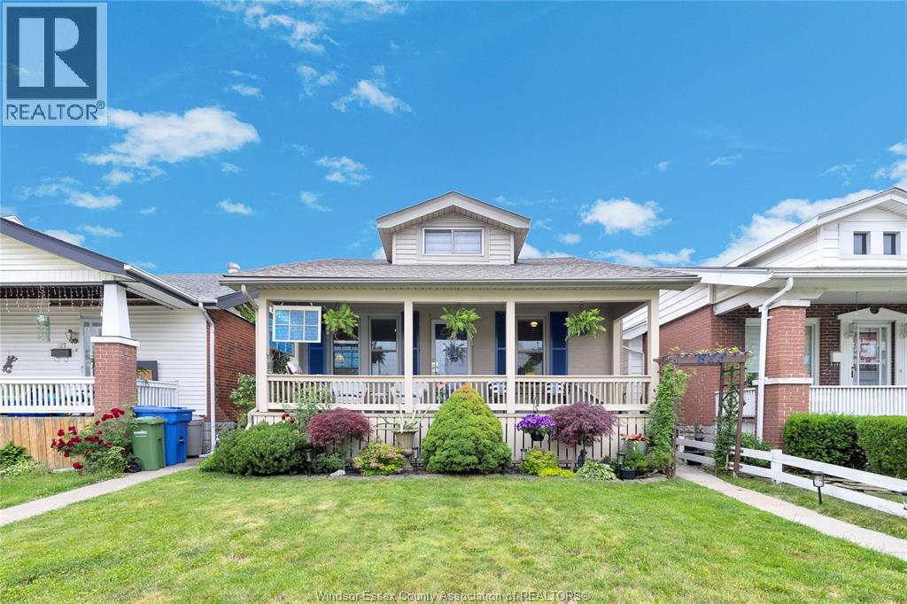 823 Lawrence, Windsor — photograph 2