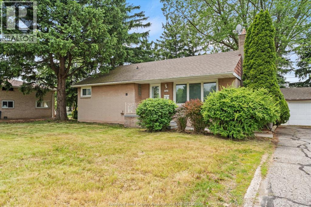 Single Family — 4065 Dougall, Windsor, Ontario