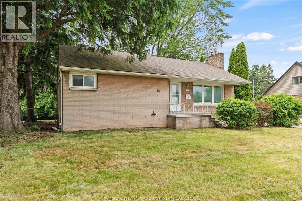 4065 Dougall, Windsor — photograph 3