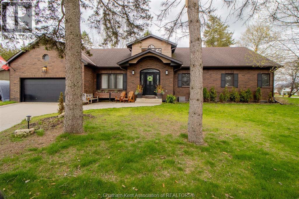Single Family — 18116 3rd Avenue, Rondeau, Ontario