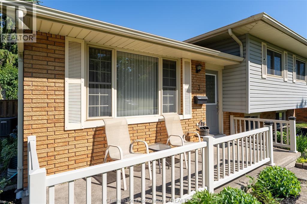 4-bedroom Single Family at 3 Goldmere Drive, Chatham — photograph 3