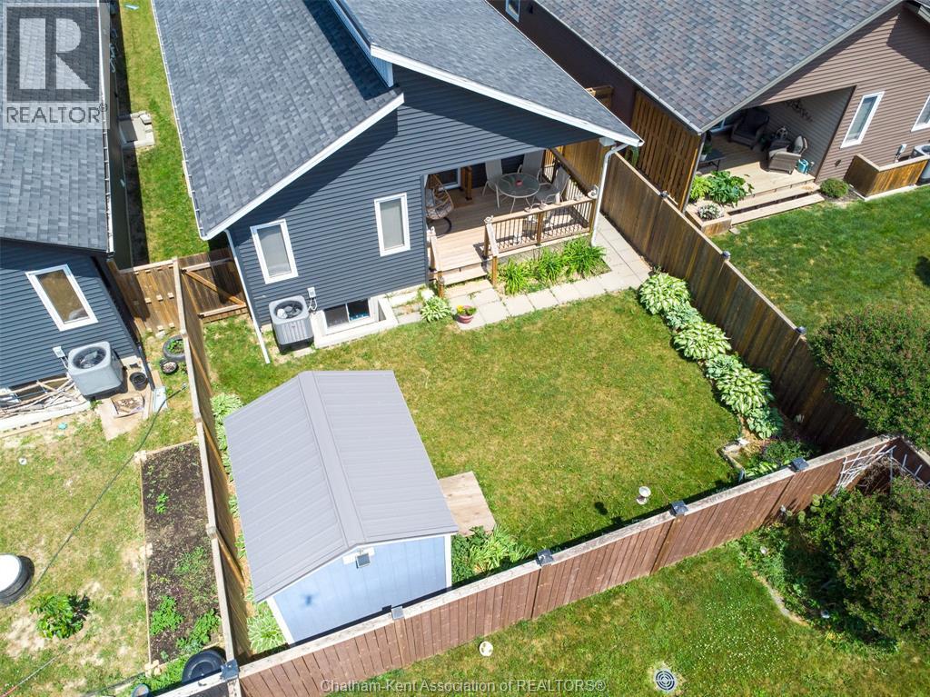 105 Moonstone Crescent, Chatham — photograph 3