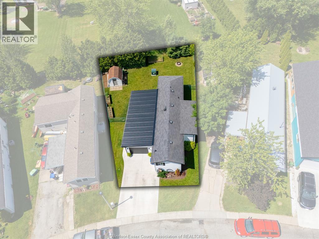 31 Dana Drive, Essex — photograph 2