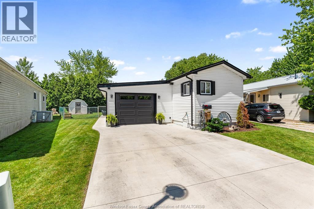 31 Dana Drive, Essex — photograph 3
