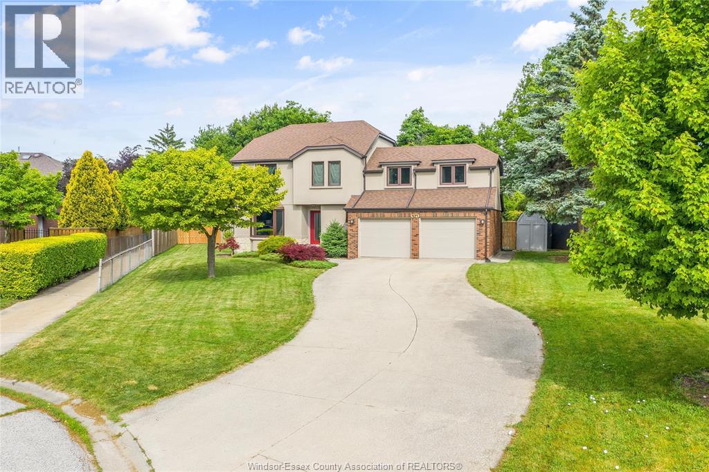 523 Collier Crescent, Tecumseh — photograph 2