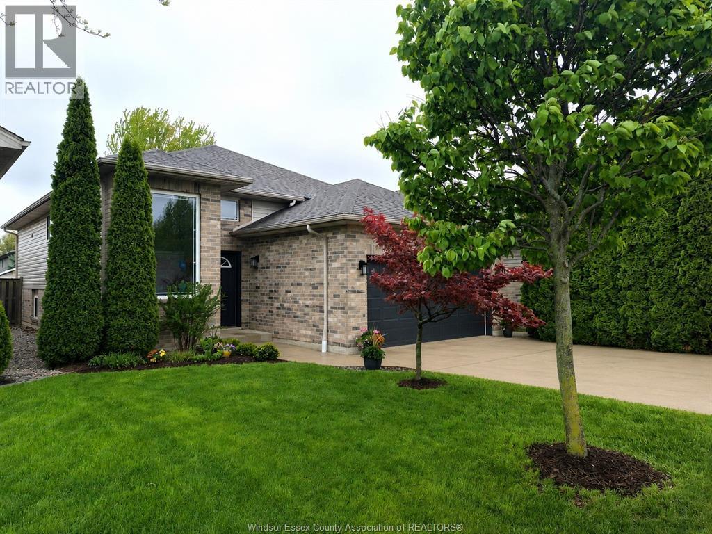Single Family — 2514 Duneshill Avenue, Windsor, Ontario