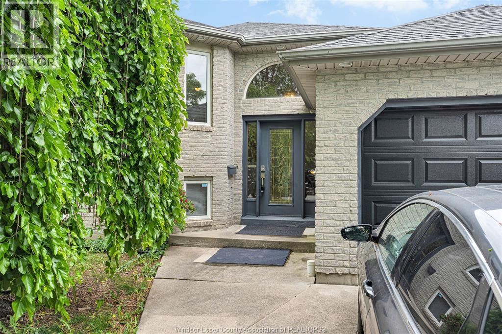 3438 Treeline Court, Windsor — photograph 3