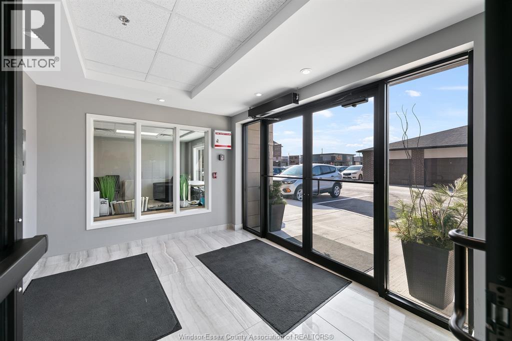 716 Brownstone #202, Tecumseh — photograph 2