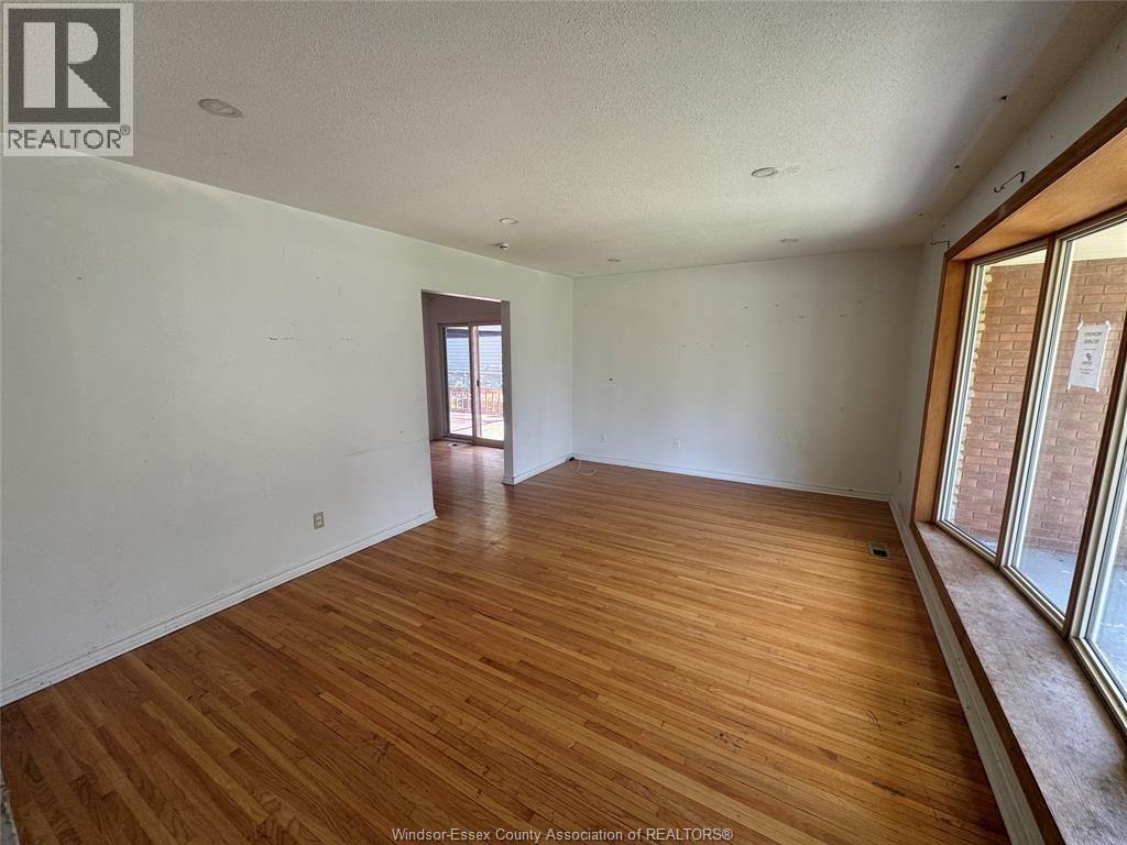 2650 Rivard Avenue, Windsor — photograph 3