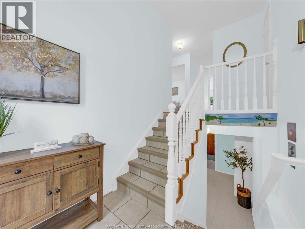 966 Fielding Crt, Windsor — photograph 2
