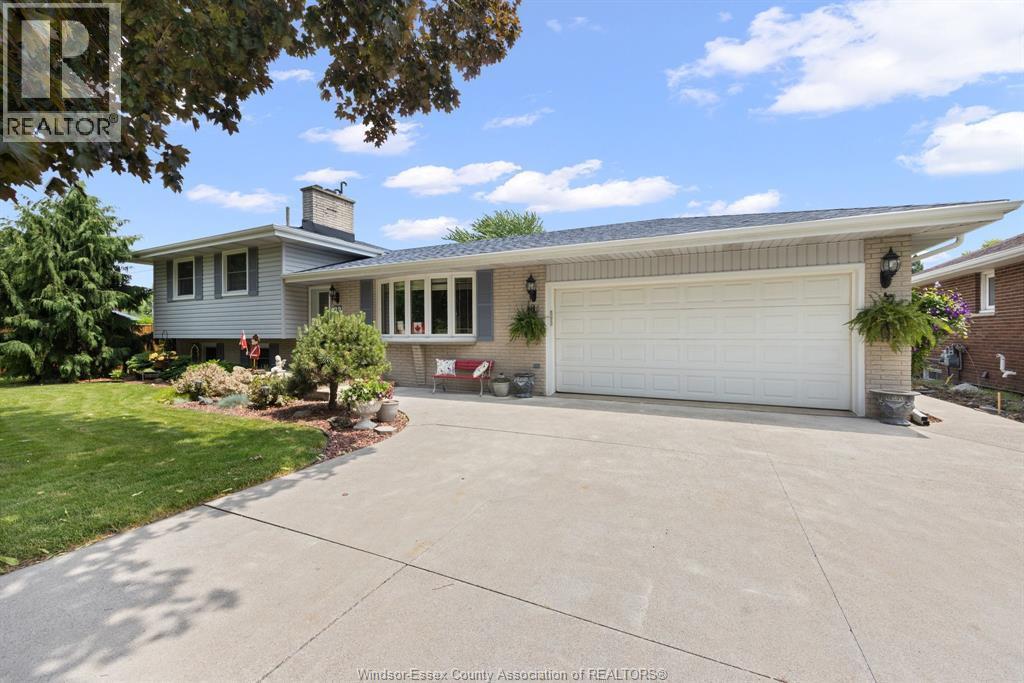 99 Victoria Street, Amherstburg — photograph 2
