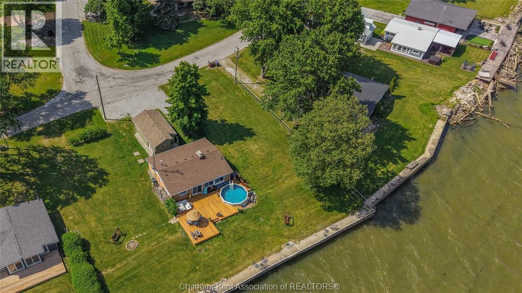 105 Island Crescent, Lighthouse Cove — photograph 2