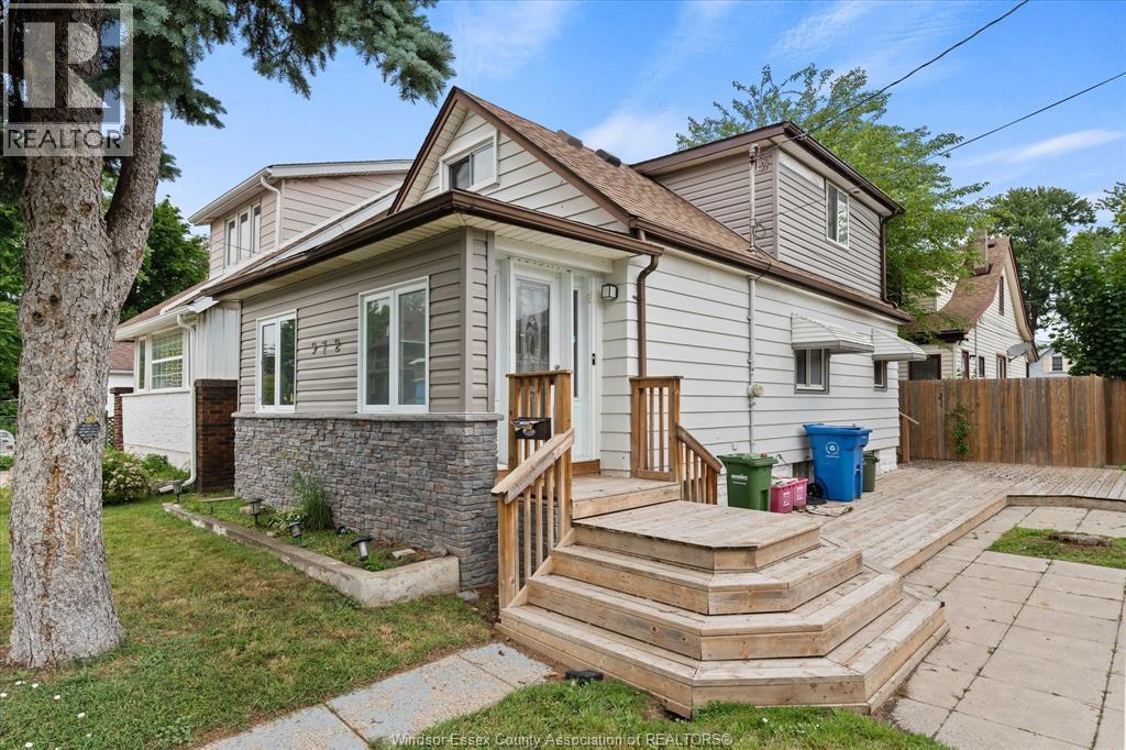 972 Wellington Avenue, Windsor — photograph 2