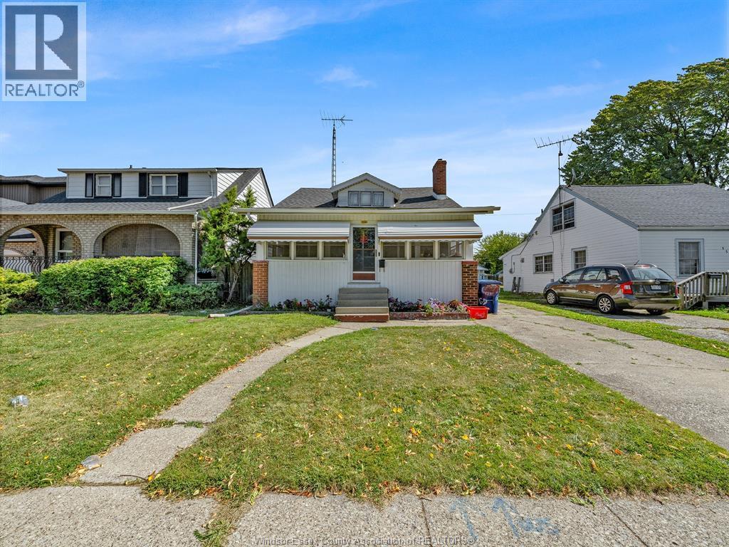 Single Family — 1560 Janette Avenue, Windsor, Ontario