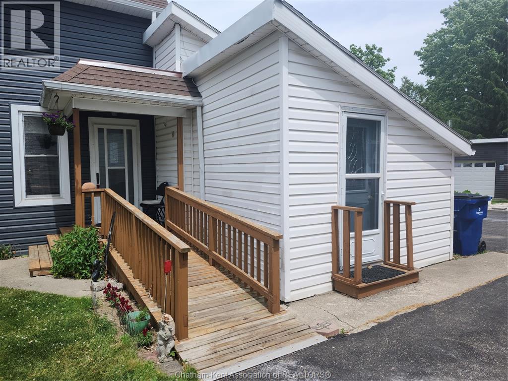 74 Lemuel Street, Thamesville — photograph 2