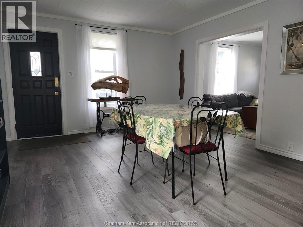 74 Lemuel Street, Thamesville — photograph 3