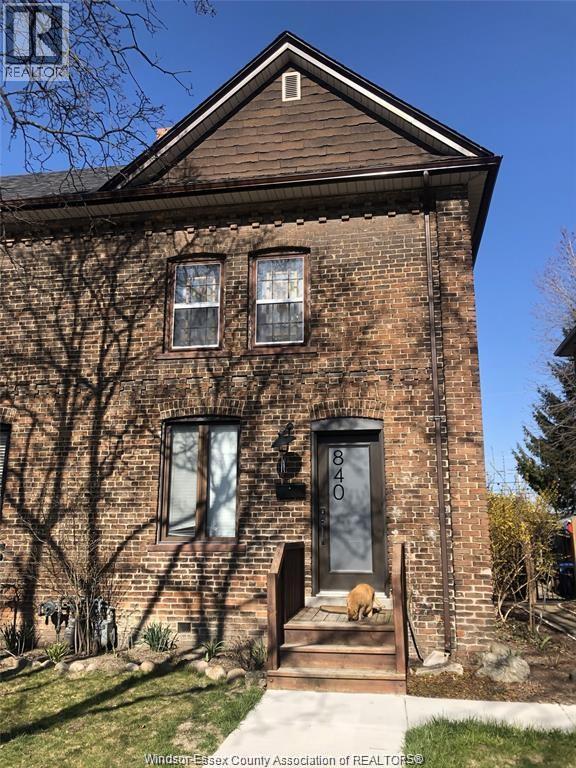840 Monmouth Road, Windsor — primary photograph