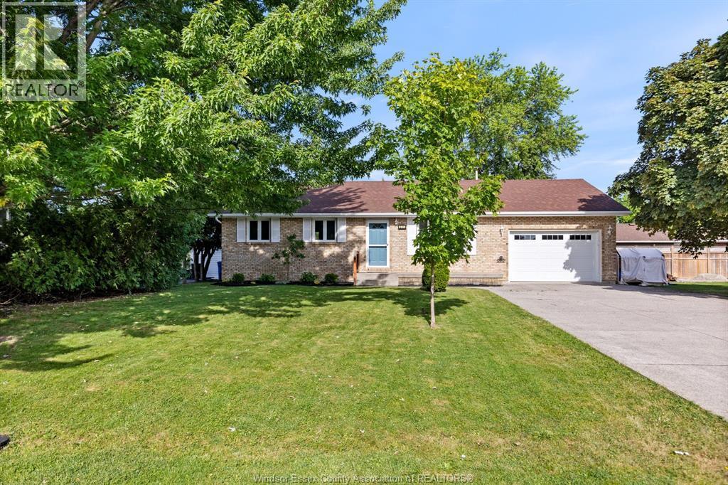 231 Oak Street, Lakeshore — primary photograph