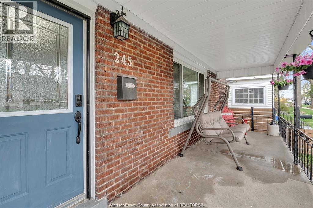 245 Cameron, Windsor — photograph 2
