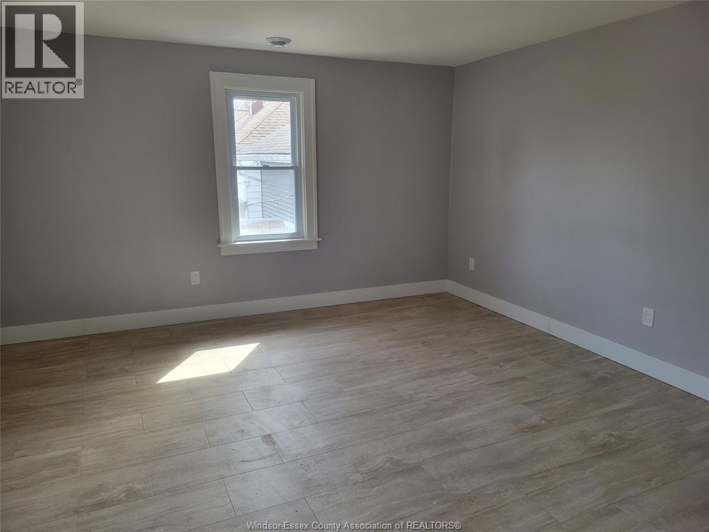 1524 Lincoln #UPPER, Windsor — photograph 3