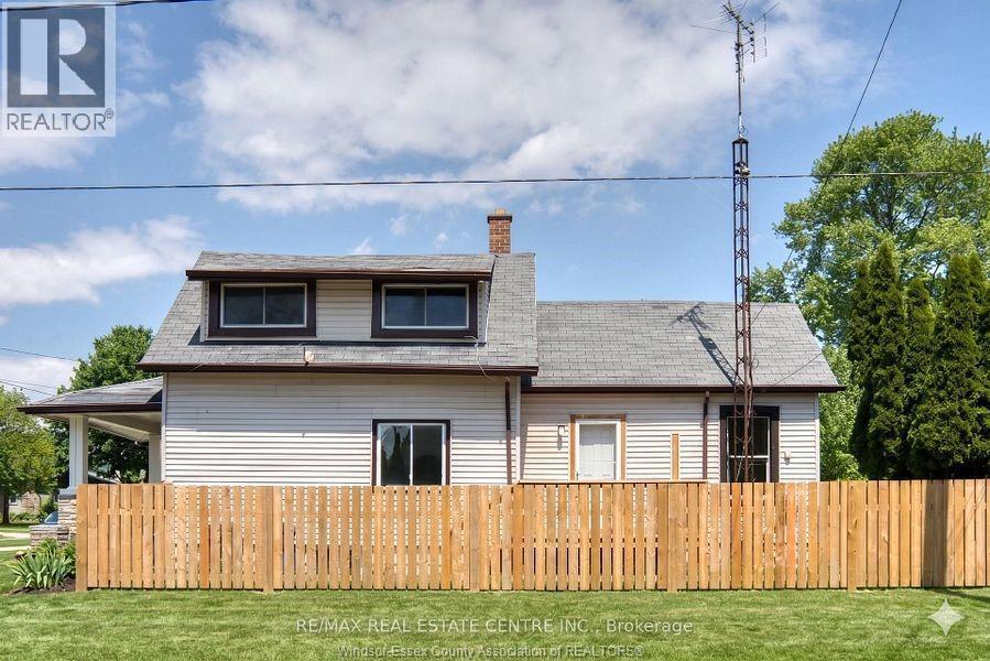 88 Lorne, Chatham — photograph 3