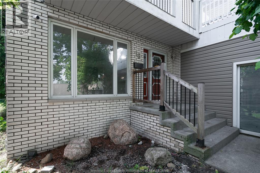 16 Eugenie #Upper, Chatham — photograph 2
