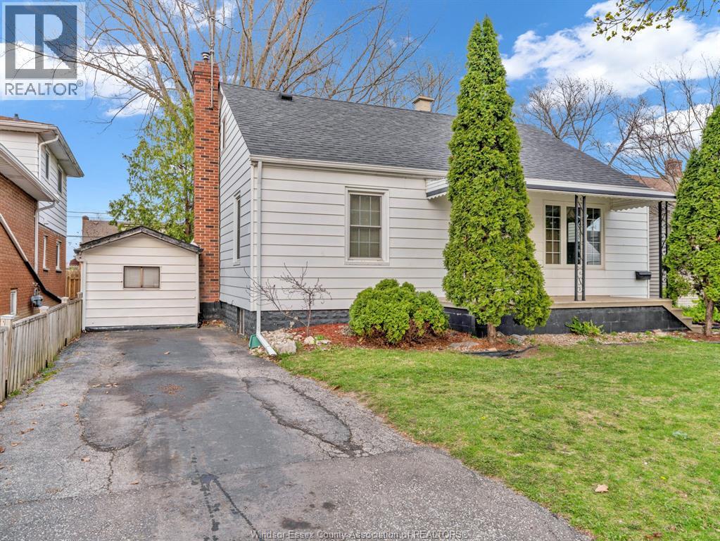 1418 Pillette Road, Windsor — photograph 3