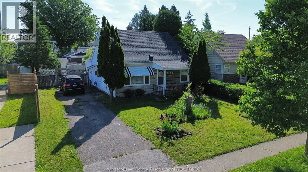 2354 Highland Avenue, Windsor — photograph 2