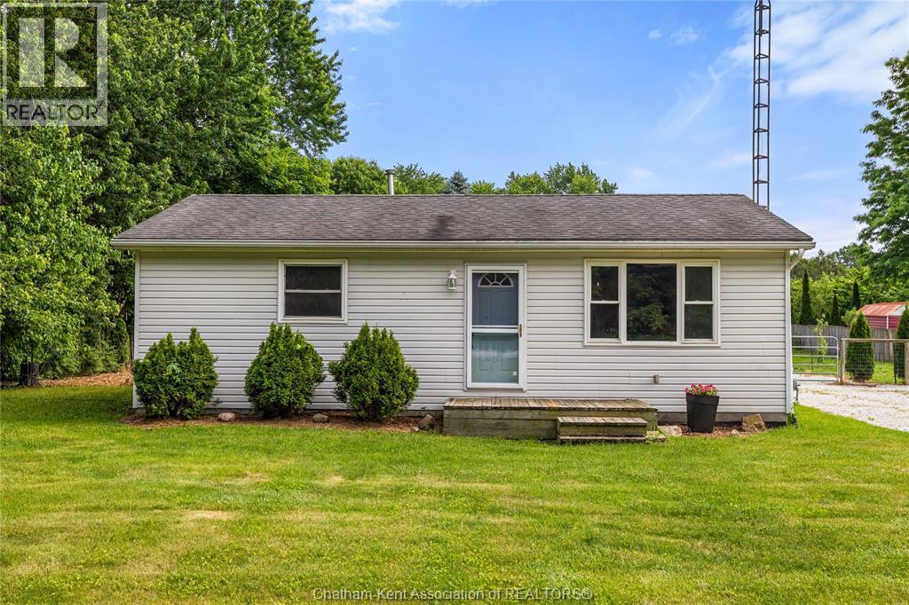 Single Family — 13320 Base Line, Thamesville, Ontario