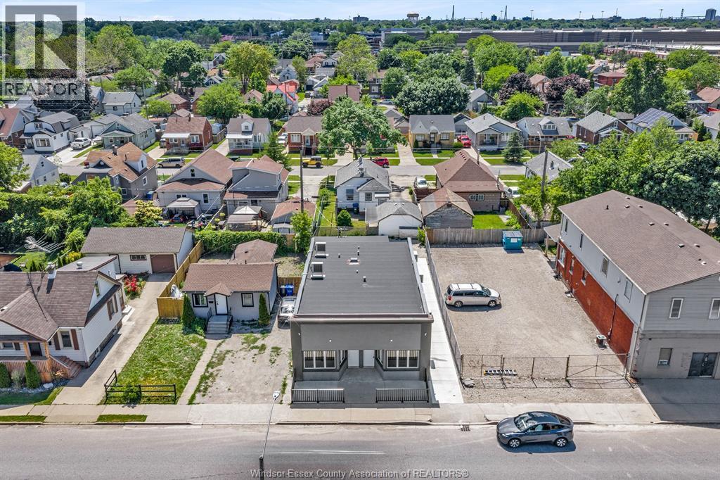 1657-59 Drouillard Road, Windsor — photograph 2