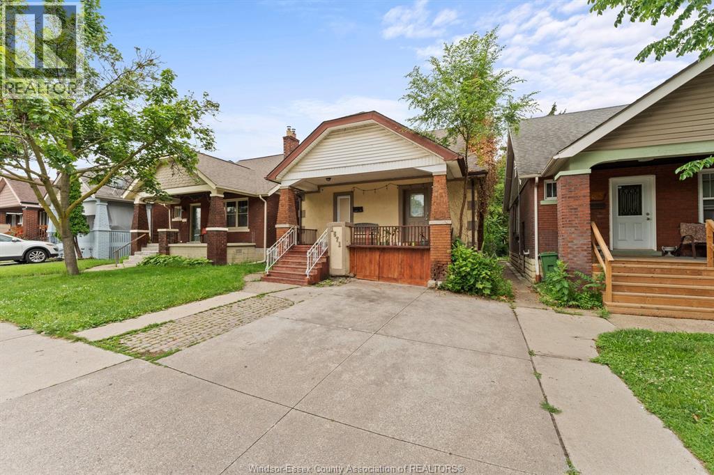 1571 Goyeau, Windsor — photograph 3