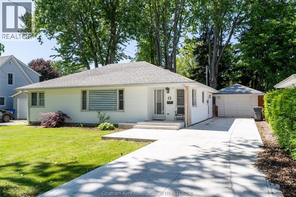 Single Family — 15 O'brien Drive, Chatham, Ontario