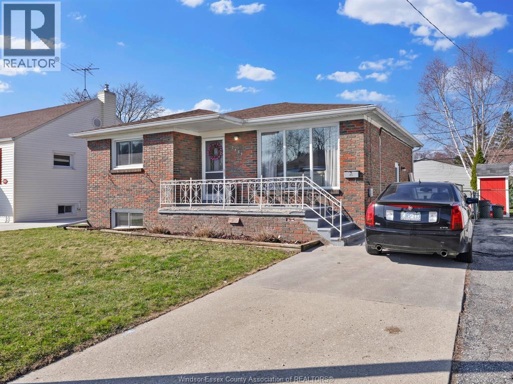 2459 Francois Road, Windsor — photograph 2