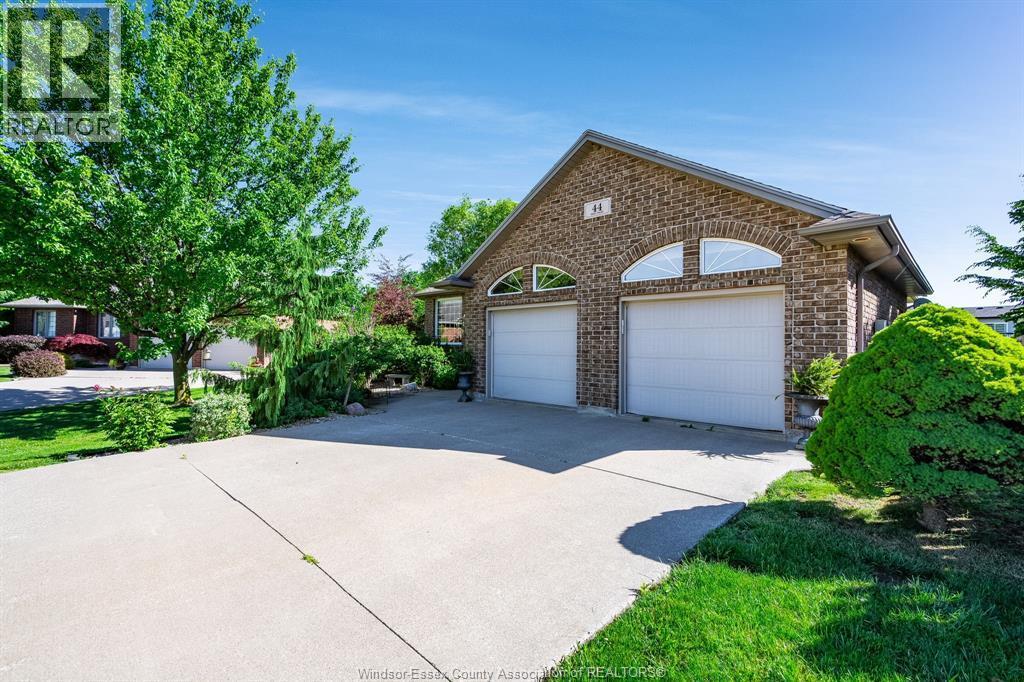 Single Family — 44 Deer Cross Avenue, Wheatley, Ontario