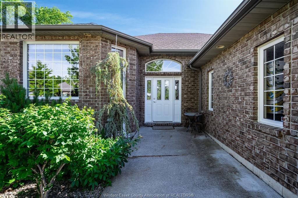 44 Deer Cross Avenue, Wheatley — photograph 2