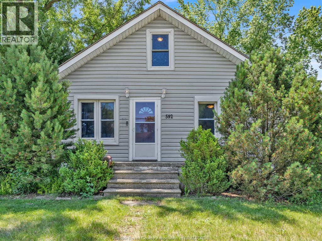 592 Reaume, LaSalle — photograph 3