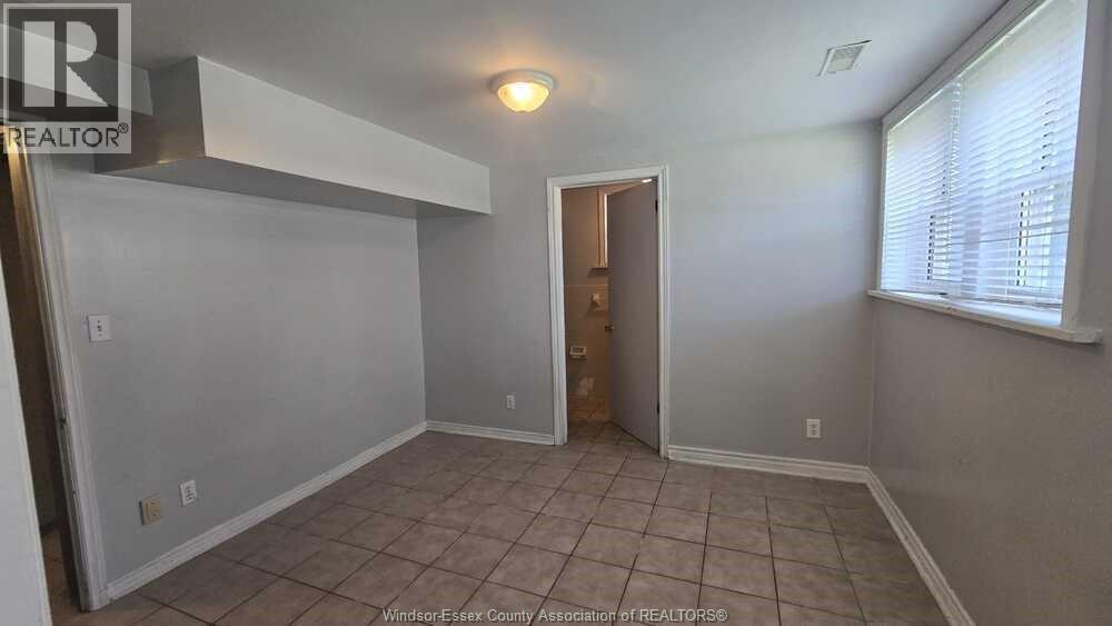 1-bedroom Single Family at 805 Giles Boulevard #Lower, Windsor — photograph 2