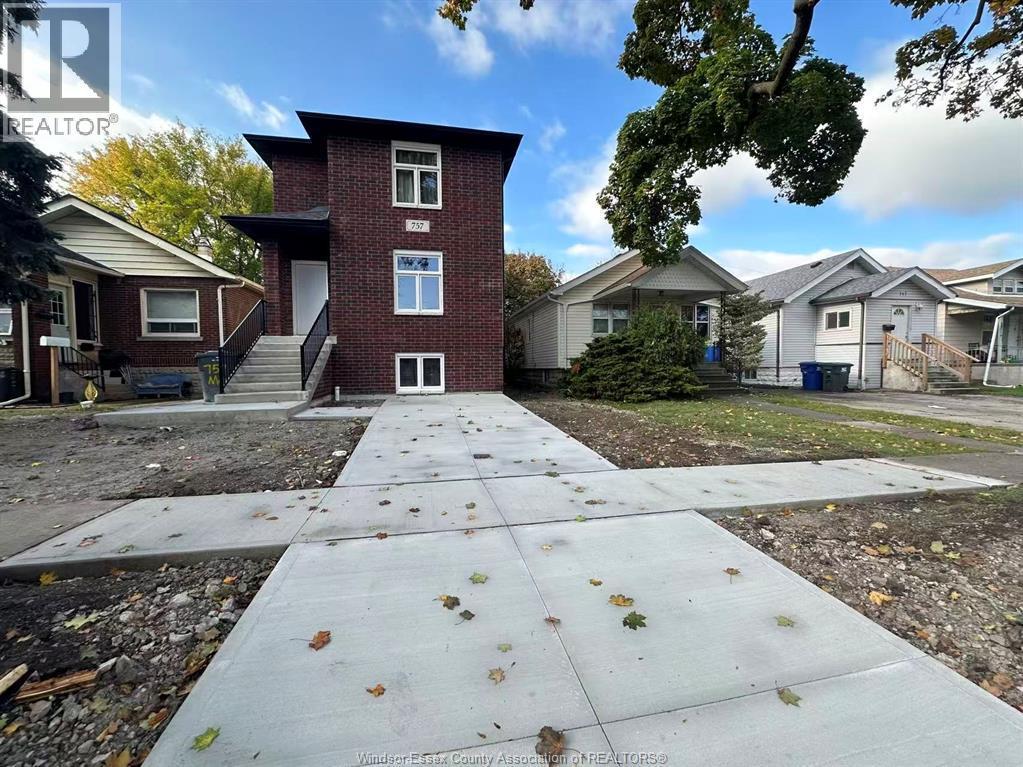 Single Family — 757 Randolph Avenue, Windsor, Ontario