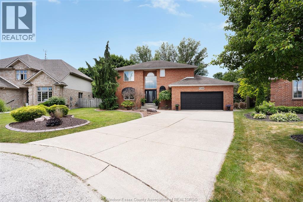 142 Pheasant Run, Lakeshore — photograph 2