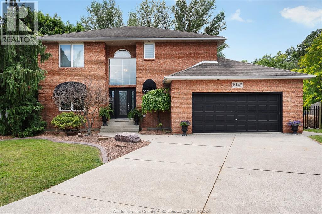 142 Pheasant Run, Lakeshore — photograph 3