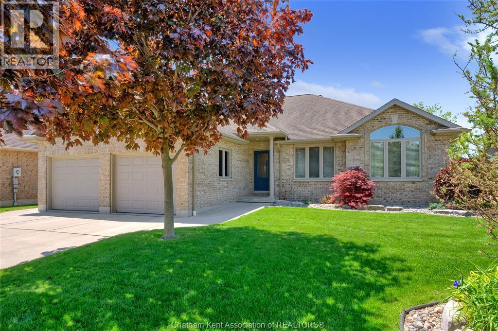 Single Family — 19 Stonegate Walk, Chatham, Ontario