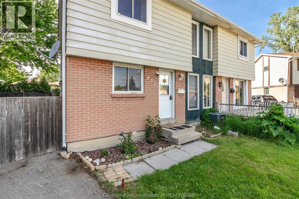 431 Cardiff Place, Sarnia — photograph 3