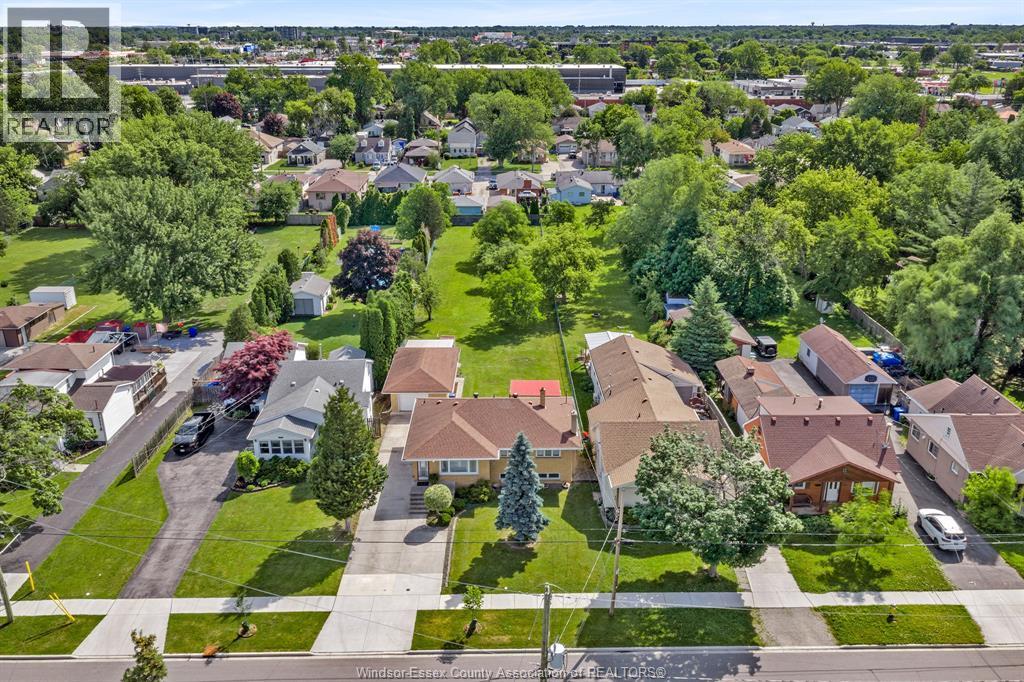 2528 Jos St Louis, Windsor — photograph 2
